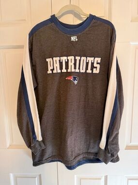 NFL New England Patriots Long Sleeve Shirt Men's XL Gray Crewneck Football Tee